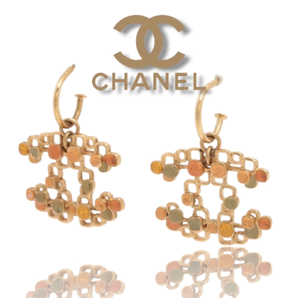 CHANEL Gold and Tan Earrings - Picture 4 of 13